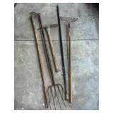Group lot of gardening / hand tools