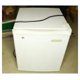 Small Dorm Size Refrigerator