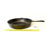 #8 Vintage Wagnerware cast iron skillet