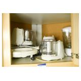 Small Appliance Lot: Oster Blender, Meal Maker by