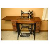 Antique 1919 Singer Sewing Machine