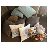 A group lot of decorative pillows, also have some