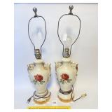 A matching pair of vintage lamps - Located in