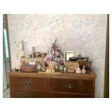 Dresser Clean Off - includes Baskets, Tea Light