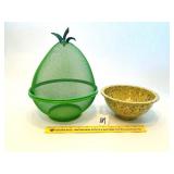 2pcs of Kitchen Items - one is a Bowl and the
