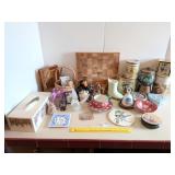 Group of Various Décor Items - Located in Kitchen
