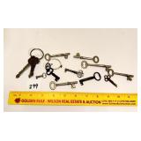 Group lot of Vintage Keys