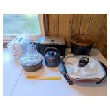 Group lot of kitchen appliances        Located in