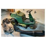 John Deere S92 Rear Engine Riding Lawn Mower