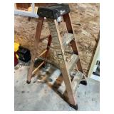 Bauer 4 Ft. Fiberglass Step Ladder