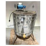 Mann Lake Ltd. Honey Extractor
