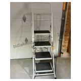 Step Stool/Ladder