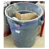 Brute Poly Trash Barrel