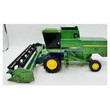 1:16 Ertl John Deere Titan ll