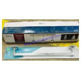 18ï¿½ Towel Bar & 3 Light Fixture