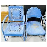 2 Painted Metal Patio Chairs (28x23x34", Flaking