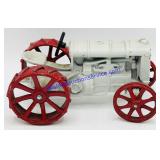 Fordson 1:16 Cast Iron Tractor