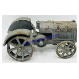 Mccormick Deering 1:16 Cast Iron Tractor