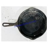 8.5" Cast Iron Pan