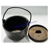 Unknown Brand Small Cast Iron Pot & Lodge Lid