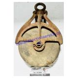 Hudson Metal Bracket & Wood Wheel Pulley