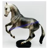 Breyer Traditional "Inou Matte"