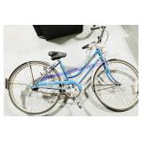 Schwinn Breeze Vintage Bicycle (Needs Service)