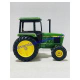ERTL 1/16 Scale John Deere 2755 Model Tractor
