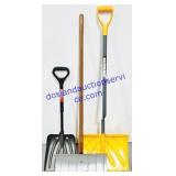 3 Metal & Plastic Snow Shovels