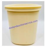 Rubbermaid Canister with Lid
