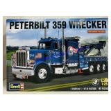 Revell Peterbilt 359 Wrecker Plastic Kit