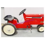 Ertl Farmall 1206 Pedal Tractor 34'x20'
