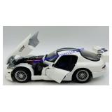 Maisto Dodge Viper Die Cast Car 1/18