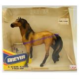 Breyer Traditional Mesteno