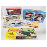 6 HO Railroad Car Models