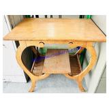 Wooden Table 22x30x30'