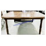 2 Leaf Oak Dining Table (84x30x42' w/ Leafs)