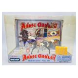 Breyer Stablemate Annie Oakley Set