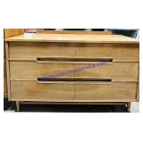 Kroehler Walnut 6 Drawer Dresser (54x19x32', w/