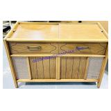 Fully Functional Magnavox Stereo & Record Player