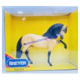 Breyer Traditional Lavrador