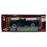 Road Legends Die Cast Metal 1948 F-1 Pick Up 1:18