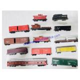 (13) HO Scale Model Train Cars