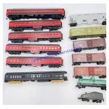 (13) HO Scale Model Train Cars