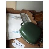 CORNINGWARE TRAY/DUTCH OVEN/WONDER BAKER