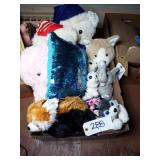 STUFFED ANIMALS/CHANGING PILLOW