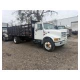 International Truck with Lift Gate