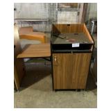 VFI Wood Rolling Podium No Key Unlocked