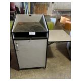 VFI Wood Rolling Podium No Key Unlocked