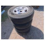 4 Chevy ties & rims size 245/75R16